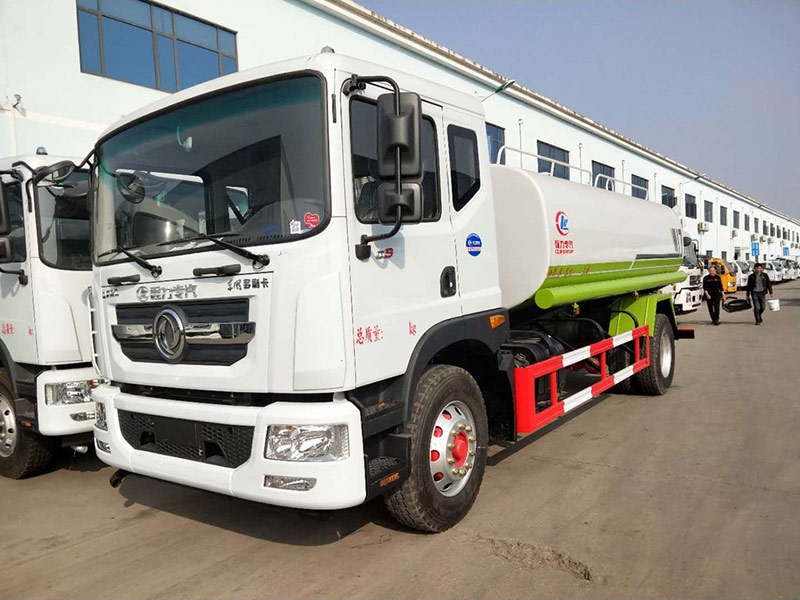 國六東風(fēng)多利卡灑水車