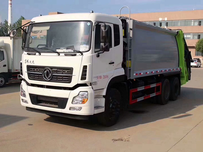 東風天龍后八輪壓縮式垃圾車