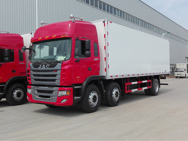 江淮格爾發(fā)小三軸冷藏車-廂長9.6米