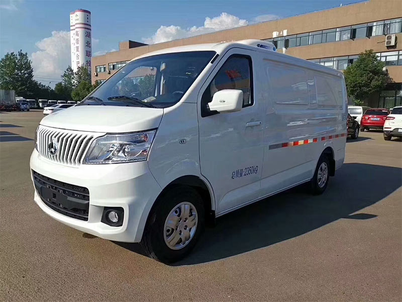 國六長安睿行M8冷藏車