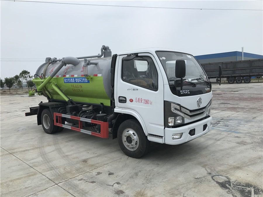 國(guó)六東風(fēng)多利卡5方吸污車