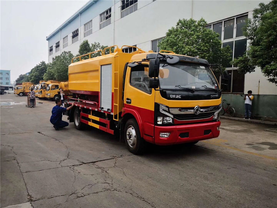 國(guó)六凱普特8方清洗吸污車