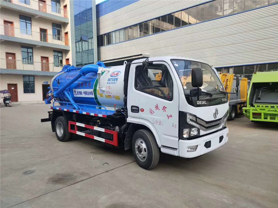 國六東風(fēng)小多利卡吸污車